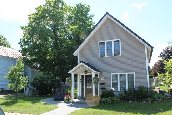 Oak Street Retreat