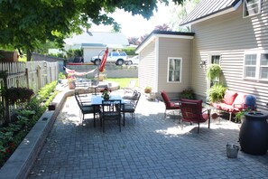 Large Patio for outdoor dining