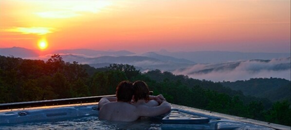 Hot tub at end of deck - the perfect place anytime - open year-round