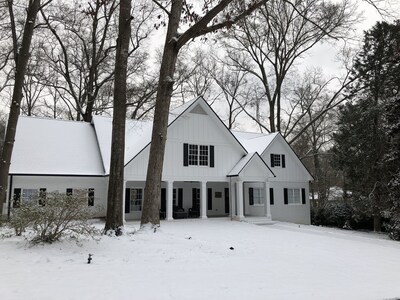 Huge House on a Quiet 5 Points Street Perfect for UGA Games, Grad or Weddings!