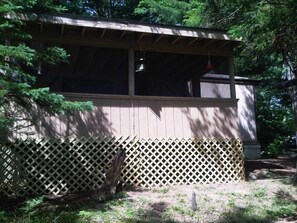 Screen porch, lake and bird viewing area.