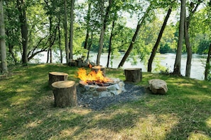 Campfire pit with room to sit just feet away from the mighty river!