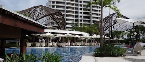 Pool and restaurant, Residence Tower in background