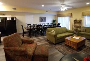 Living-Dining Rm - 20230217 143640a