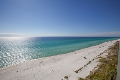 Glorious Ocean Front Views,  No check in required, FREE WiFi! FREE Beach Chairs!