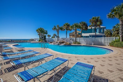 Glorious Ocean Front Views,  No check in required, FREE WiFi! FREE Beach Chairs!