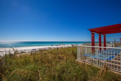 Glorious Ocean Front Views,  No check in required, FREE WiFi! FREE Beach Chairs!