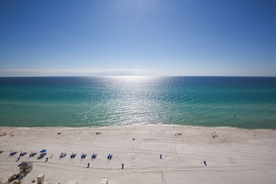 Glorious Ocean Front Views,  No check in required, FREE WiFi! FREE Beach Chairs!