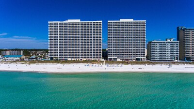 Glorious Ocean Front Views,  No check in required, FREE WiFi! FREE Beach Chairs!