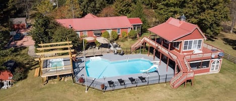 Large Farm- Great for a Country Setting Wedding or Family Reunion.- Recently Updated Swim Spa Deck and Pool Deck Surround