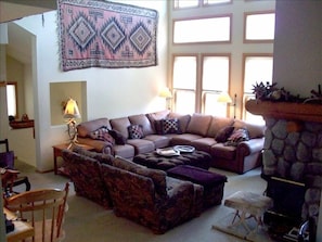 Living Room : Lots of of comfortable seating