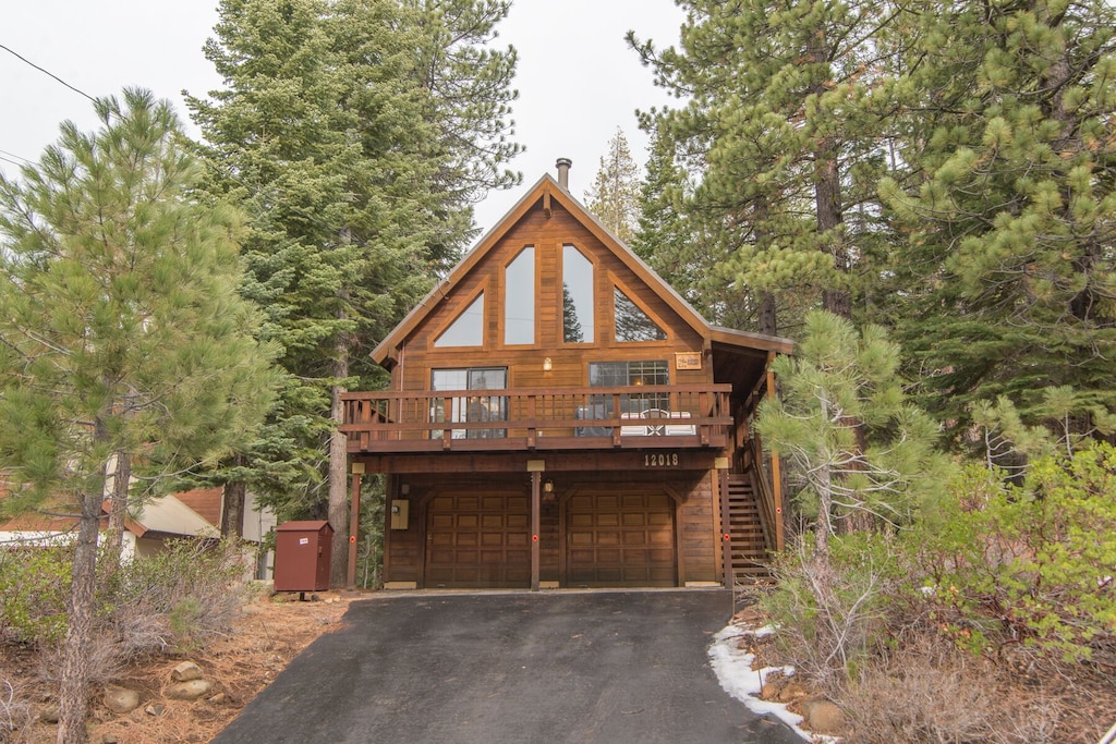 The Golden Retreater - Mountain Vacation Cabin
