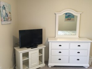 MASTER BEDROOM BUREAU AND TV