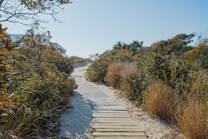 Path to the private beach