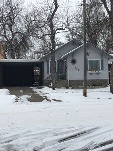 Cozy, Relaxing House in Quiet Neighborhood