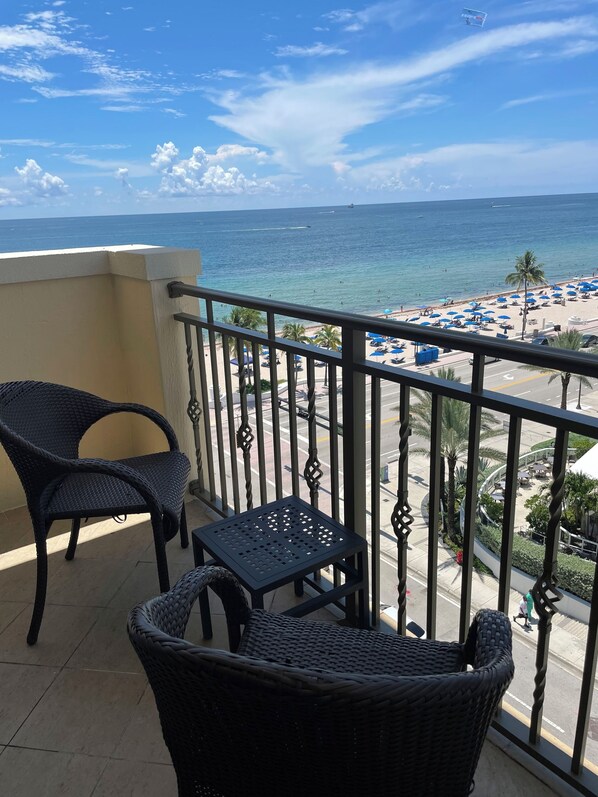 Private Balcony (Oceanfront View)