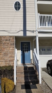 5 Bdrm/3.5 Bath 4-Story Townhome W/Pool-2 Blocks to Beach, Boardwalk & Conv Ctr