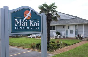 Beachcomber condo is located at quaint "Mai Kai Resort," in quiet north end.