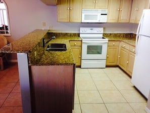 Kitchen with Granite countertop installed