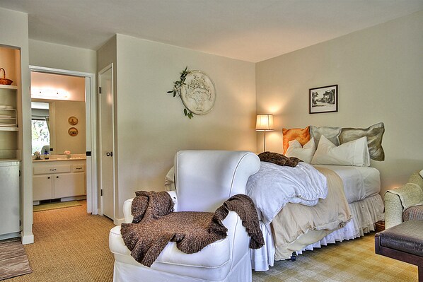 Your Carmel Destination Retreat ... Le Petite Papillon. An Amazing Getaway!