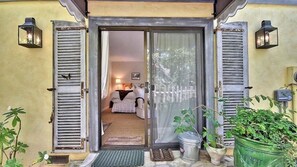 Welcome To Le Petite Papillon, An Amazing Carmel Getaway!