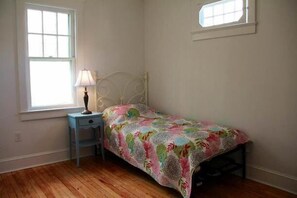 1st floor bed, twin bed with twin underneath to make a king