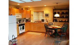 Fully equipped kitchen.
