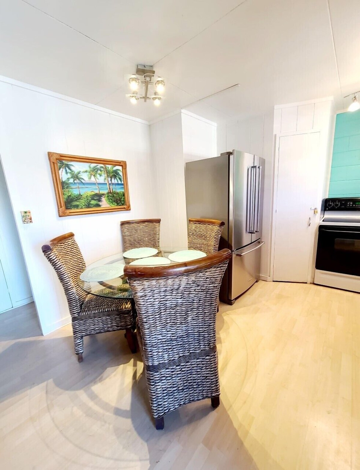 Beautiful Lahaina Side 2 BR Condo with Beach View B7