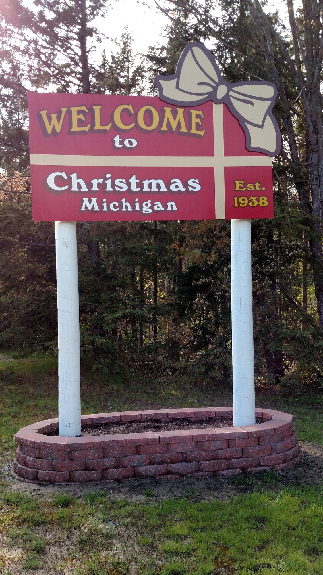 Munising Area – Walking Distance to Lake Superior – Located in Christmas