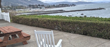 A great Patio to enjoy the views!  Add the umbrella to the picnic table too!