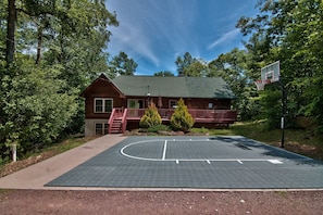 View Of The Cabin From Entrance. Check Out The New Basketball Court!