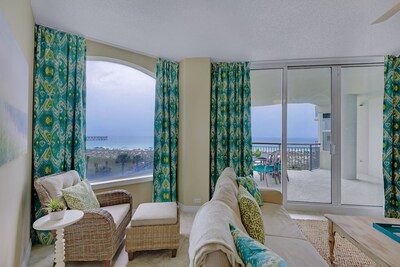 New Oceanfront condo! Beautifully decorated, 2 BR, 2 BA, sleeps 9