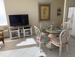Condo 905A -  Cable and internet included