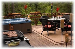 Beautiful Open Air Deck with Hot Tub, Grill, and Dining.