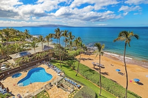 Penthouse~Endless SW views with blue ocean waters, quiet pool, 3 islands & palms
