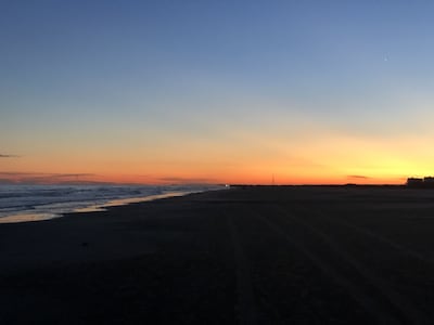 Beautiful Beachfront Condo - Wi-Fi / HBO