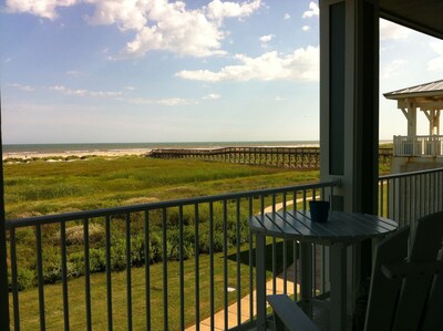 Beautiful Beachfront Condo - Wi-Fi / HBO