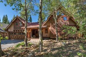 Truckee 4 Season Retreat