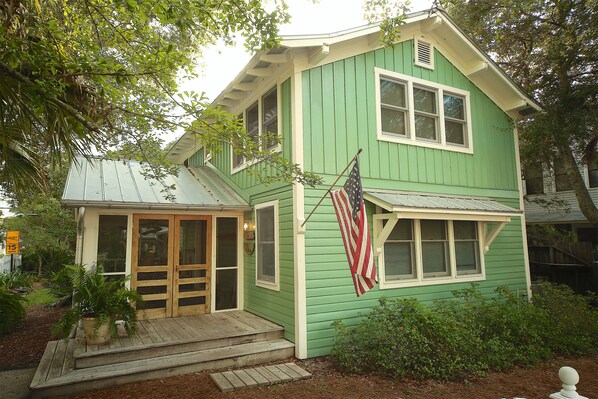 Our Home under Twisted Oaks