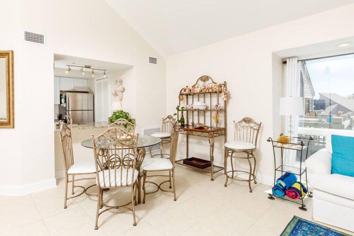 1314 Pelican Watch Villas is on the Beach – 5 Star Rating! – Free Amenity Cards