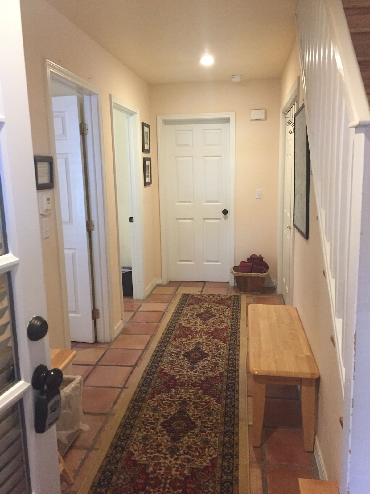 Cozy Townhome in Town sleeps 8!