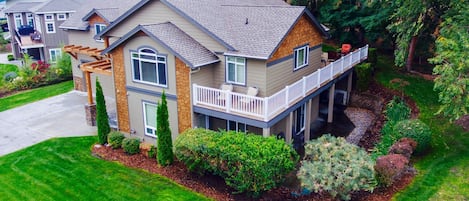 The Pines is one of the largest houses on the Point-3400 SQFt , 5 bd 6 bth