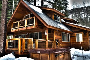 Balcony, Deck and Hot Tub overlook the Upper Truckee River