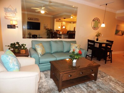 New living room furniture w/sleeper sofa