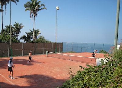 Casa Melissa: frente al mar, fabulosas vistas, piscina infinita climatizada, tenis privado 