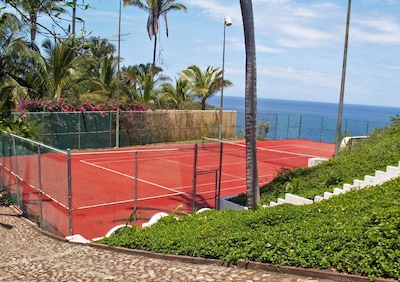 Casa Melissa: frente al mar, fabulosas vistas, piscina infinita climatizada, tenis privado 