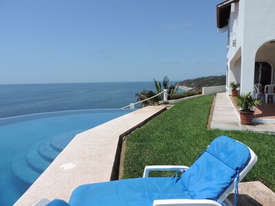 Casa Melissa: frente al mar, fabulosas vistas, piscina infinita climatizada, tenis privado 