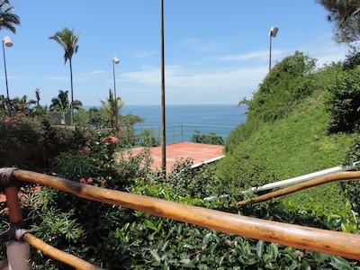 Casa Melissa: frente al mar, fabulosas vistas, piscina infinita climatizada, tenis privado 