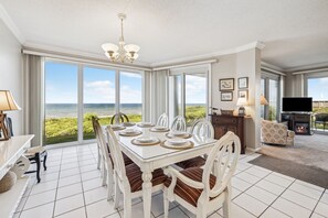 Gulf Front Dining Area with Seating for 8!