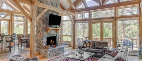 Living Room with fireplace and views of the ski runs